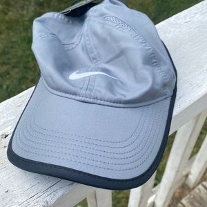 Brand new Nike aero bill hat